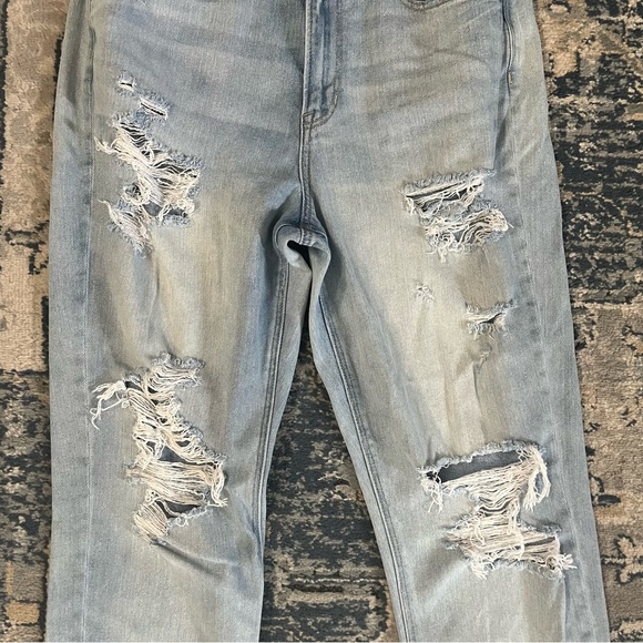 AEO Mom Jean - Picture 2 of 7